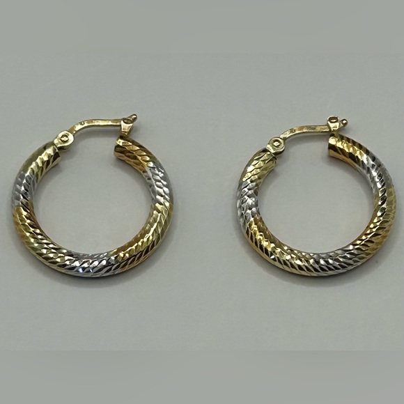**FLASH SALE** 14K Gold Tri-color Earrings - Picture 3 of 7